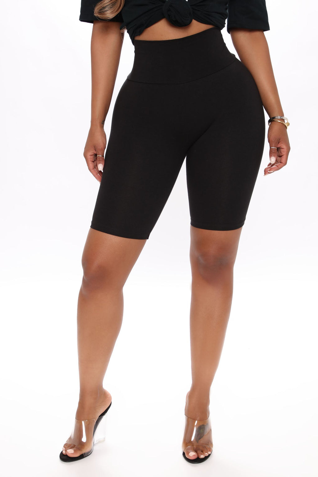 https://cdn.shopify.com/s/files/1/0293/9277/products/06-04-20Studio1_CE_CP_12-30-26_17_72529_Black_16_RG.jpg?v=1714591255