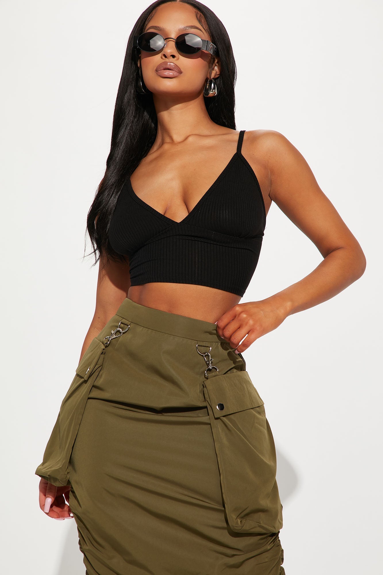 https://cdn.shopify.com/s/files/1/0293/9277/products/11-30-22Studio1_ME_AC_13-47-46_43_HT13306_Black_11408_ES.jpg?v=1669927395