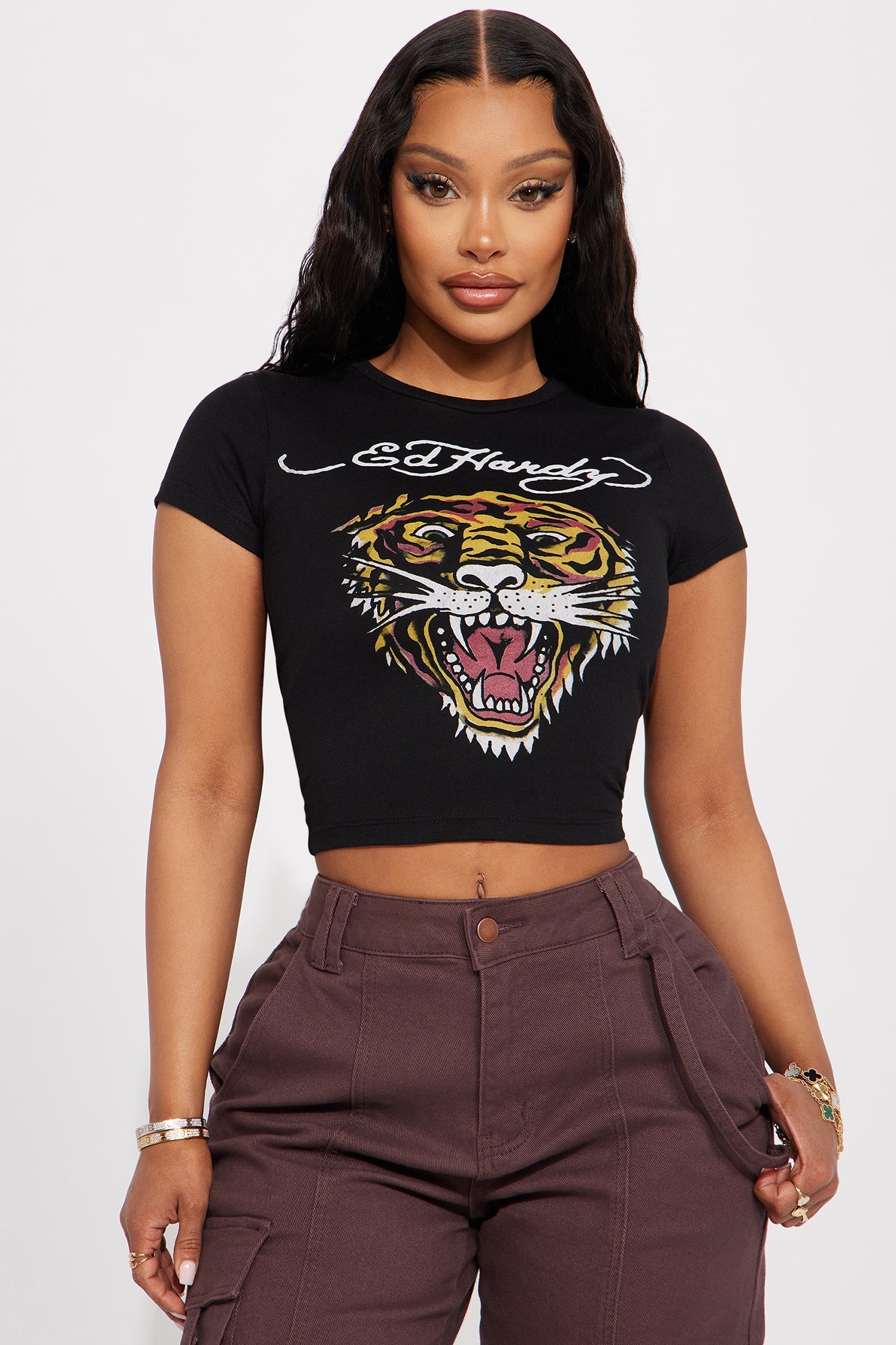 https://cdn.shopify.com/s/files/1/0293/9277/files/12-05-23Studio2_CC_RL_15-29-43_40_EHW110437E_Black_76838_PXF.jpg?v=1702402657