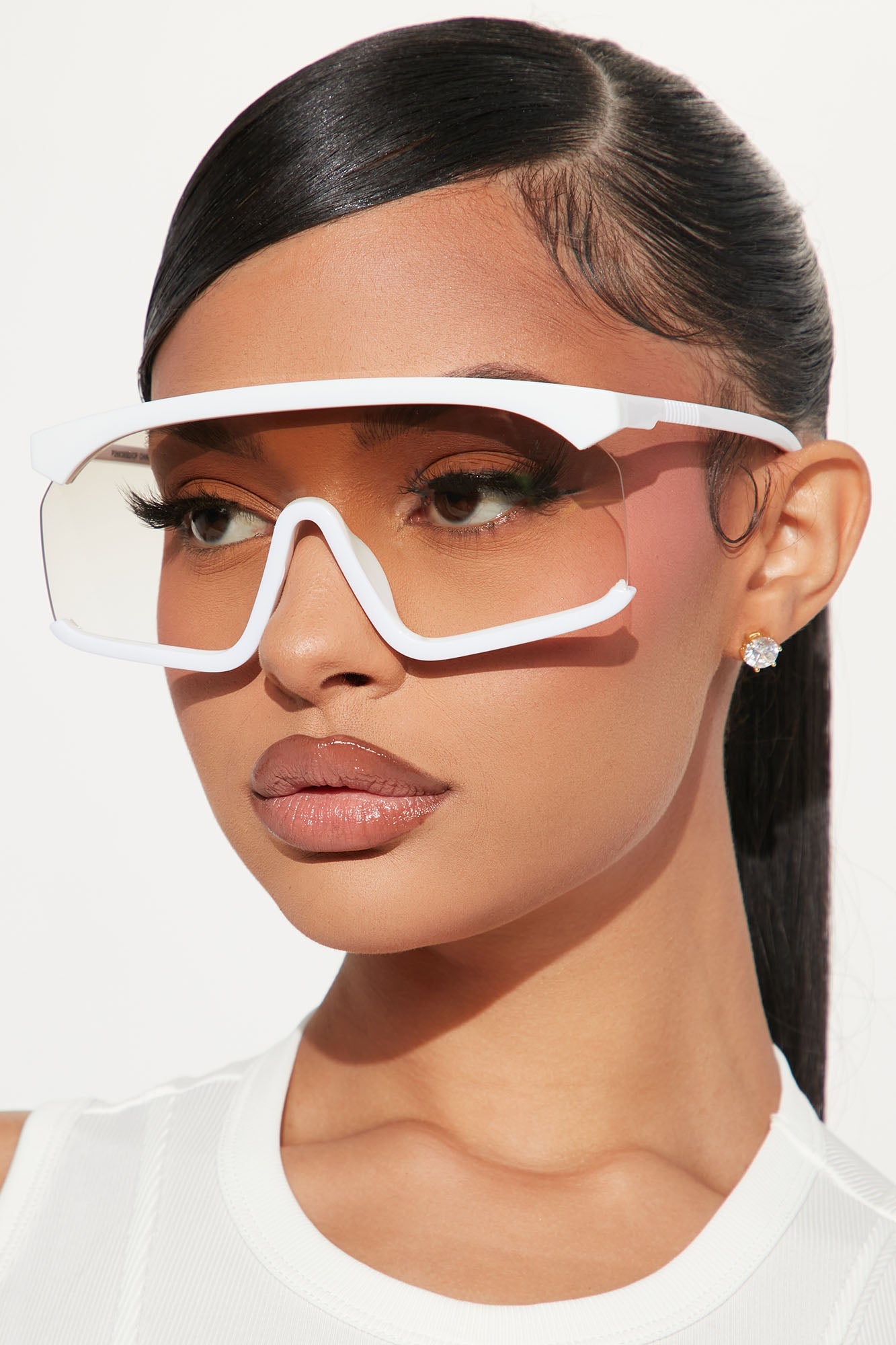 https://cdn.shopify.com/s/files/1/0293/9277/products/12-20-22Studio3_KJ_CG_13-58-23_37_P26838SDCP_White_P_22100_SG.jpg?v=1671651595